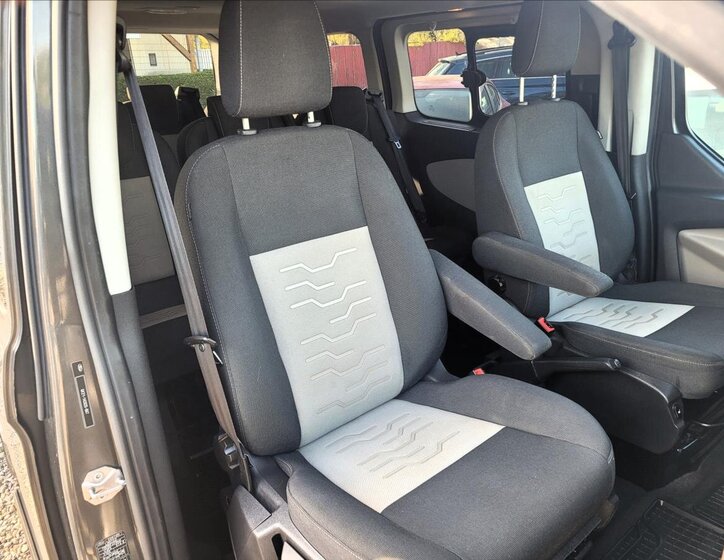 Ford Tourneo Custom MPV 2,0 l 125 kw