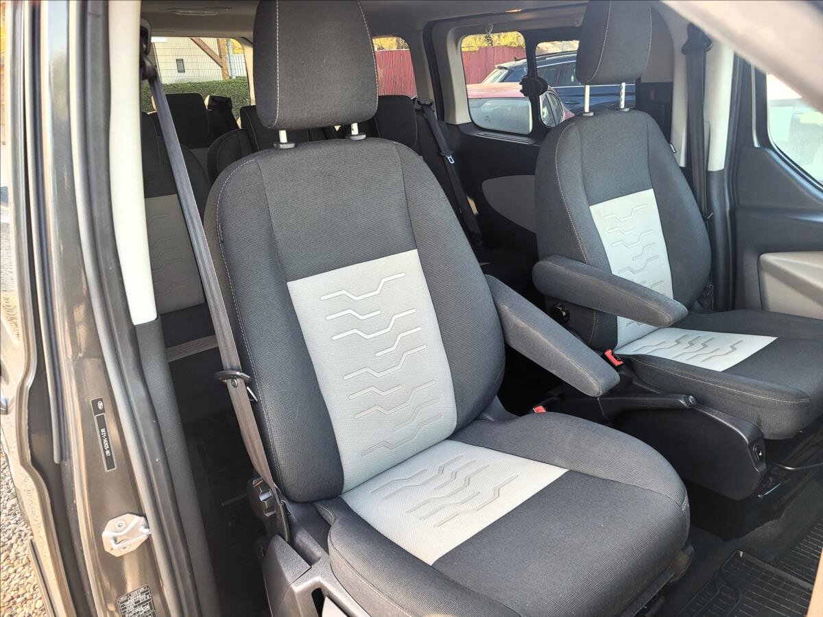 Ford Tourneo Custom MPV 2,0 l 125 kw