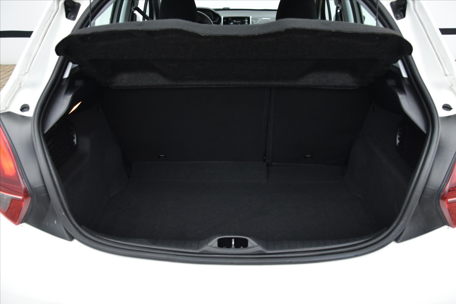 Peugeot 208 Hatchback 1,2 l 60 kw