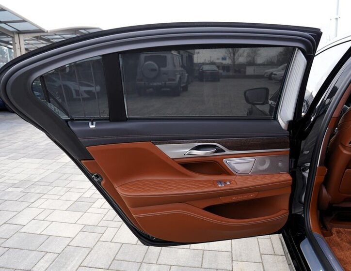 BMW Řada 7 Sedan / Limuzína 6,6 l 430 kw