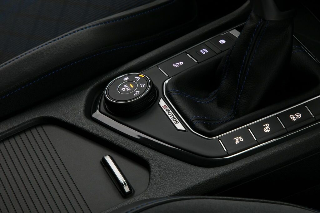 Volkswagen Tiguan SUV 2,0 l 235 kw