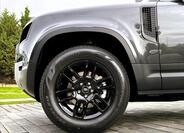 Land Rover Defender 3