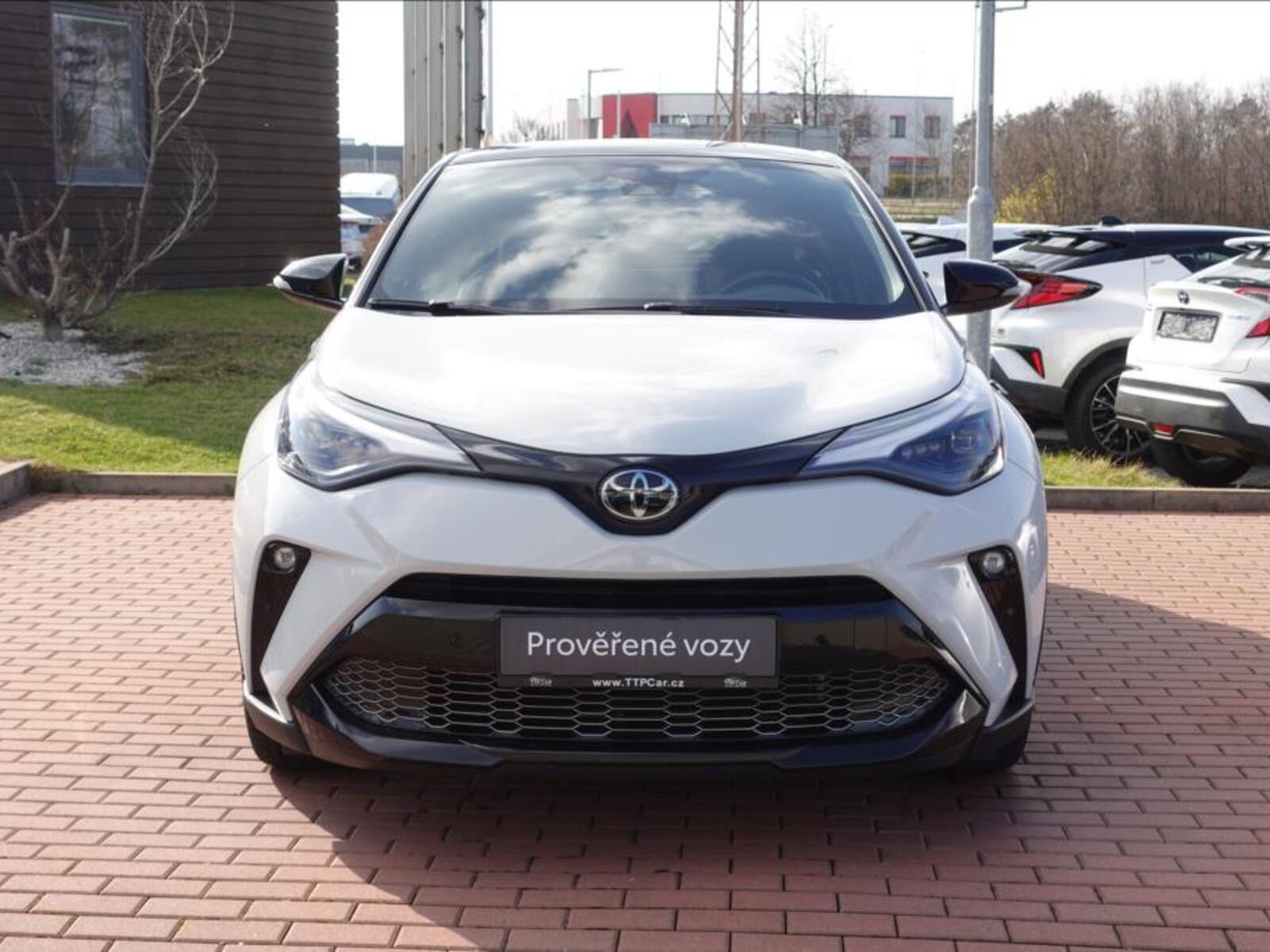 Toyota C-HR 2