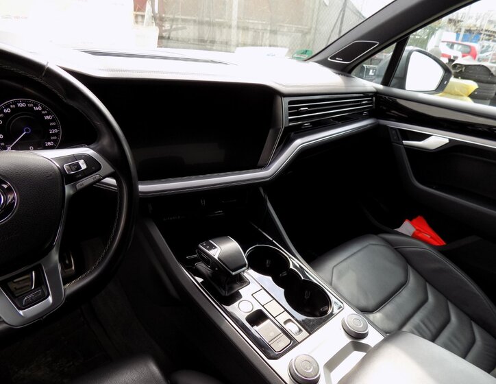 Volkswagen Touareg SUV / Terénní 3,0 l 210 kw