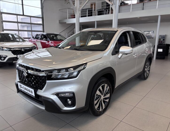 Suzuki S-Cross SUV / Terénní 1,4 l 81 kw