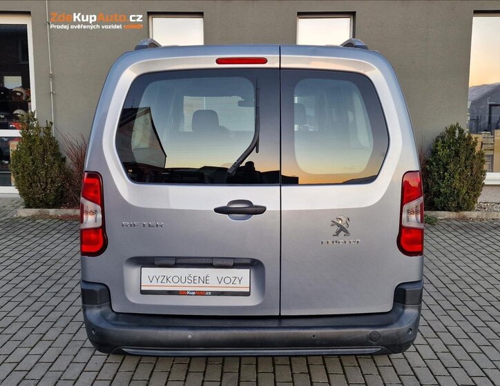 Peugeot Rifter 9
