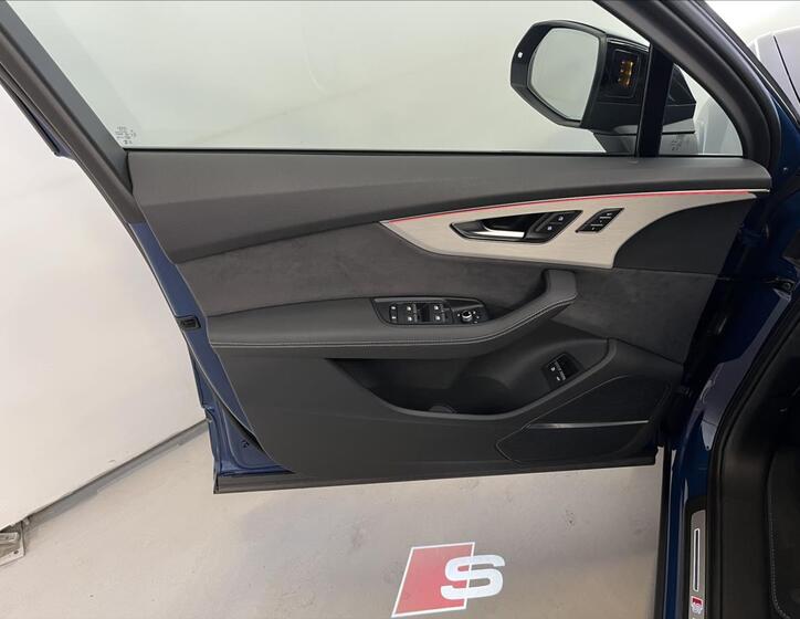 Audi Q7 28