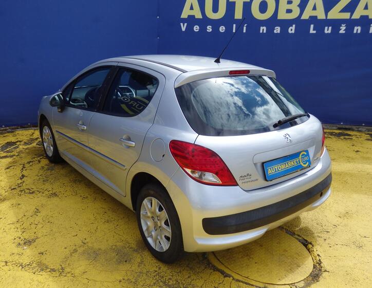 Peugeot 207 6