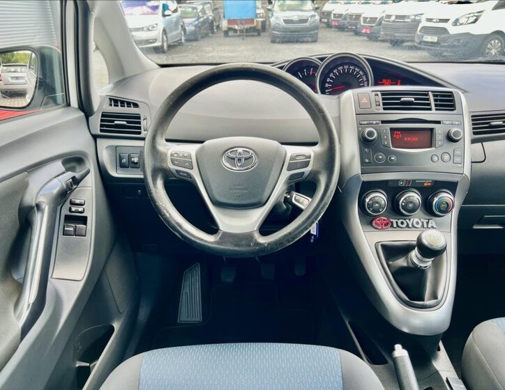 Toyota Verso MPV 1,6 l 82 kw