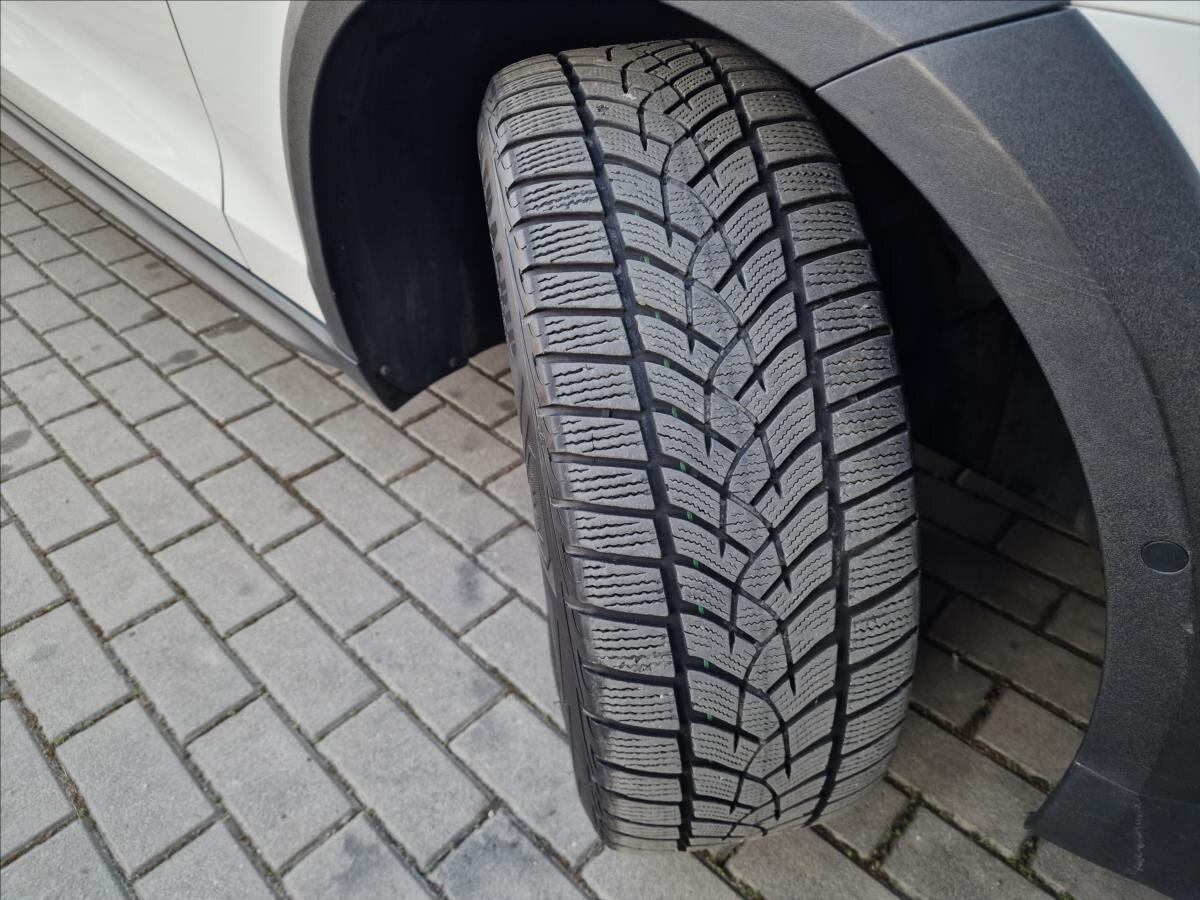 Volvo V60 Kombi 2,0 l 140 kw