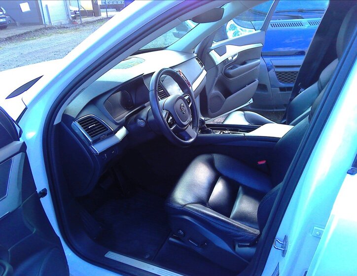 Volvo XC90 SUV / Terénní 2,0 l 173 kw