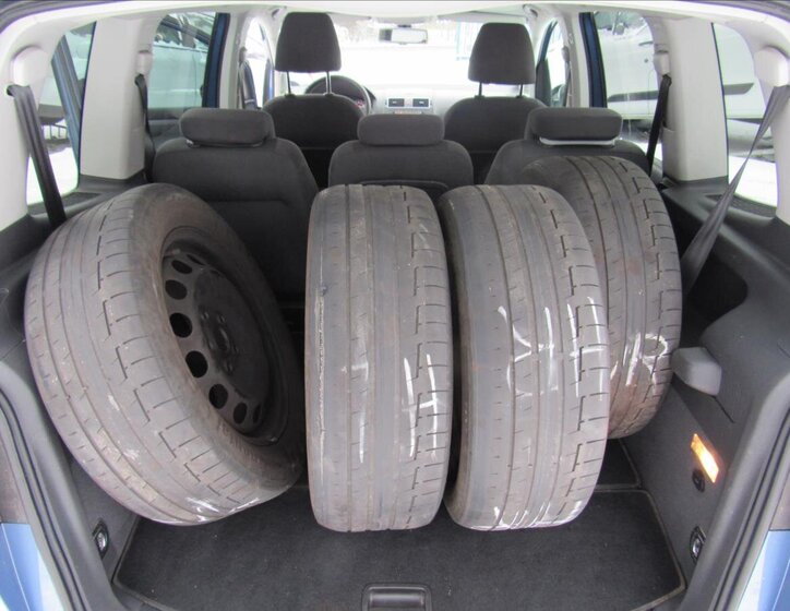 Volkswagen Touran Kombi 1,2 l 77 kw