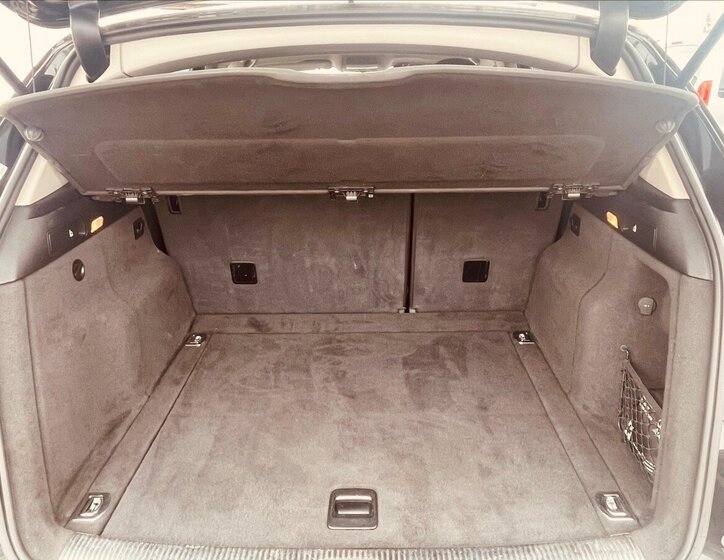 Audi Q5 SUV / Terénní 2,0 l 155 kw