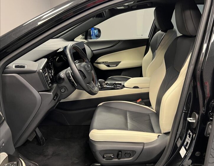 Lexus NX 450h plus SUV 2,5 l 227 kw