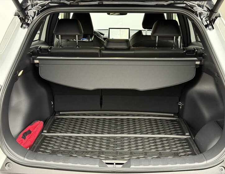 Toyota Corolla Cross SUV / Terénní 2,0 l 112 kw