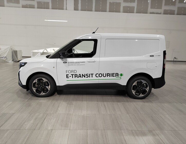 Ford Transit Courier 9