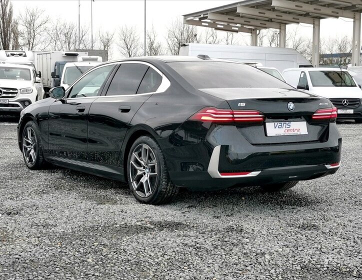 BMW i5 Sedan 0,0 290 kw