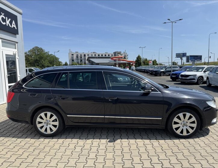 Škoda Superb 10