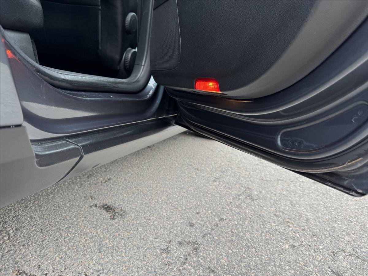 Volkswagen Passat Kombi 2,0 l 103 kw