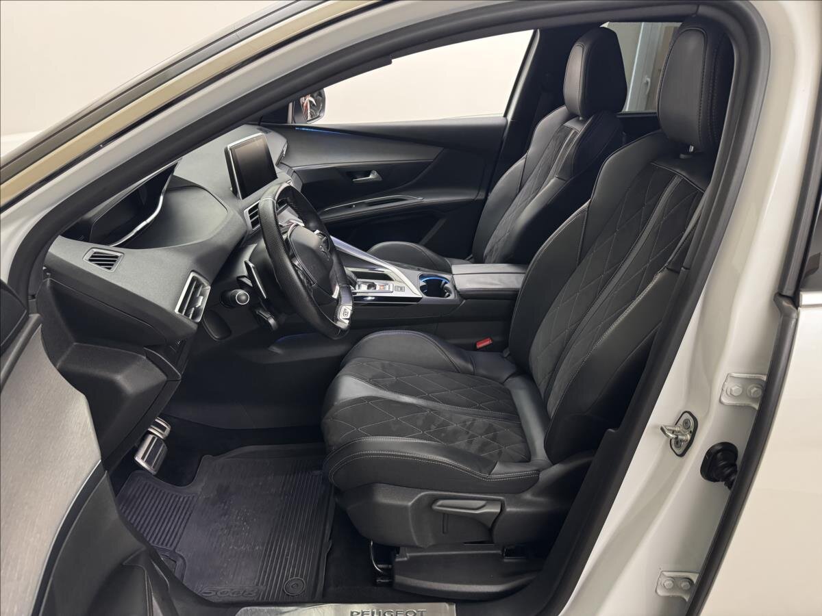 Peugeot 5008 SUV 2,0 l 133 kw