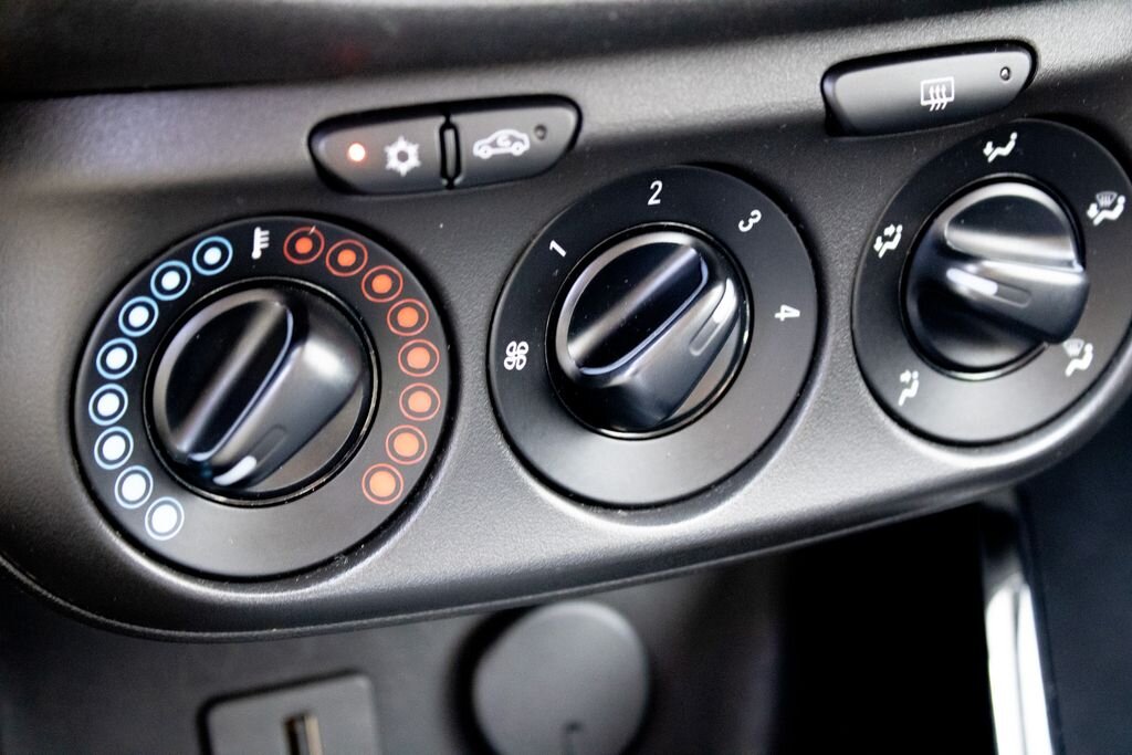 Opel Corsa Hatchback 1,6 l 152 kw