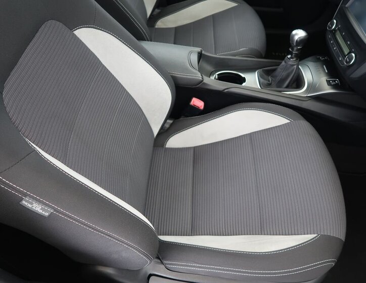 Toyota Avensis Kombi 2,0 l 105 kw