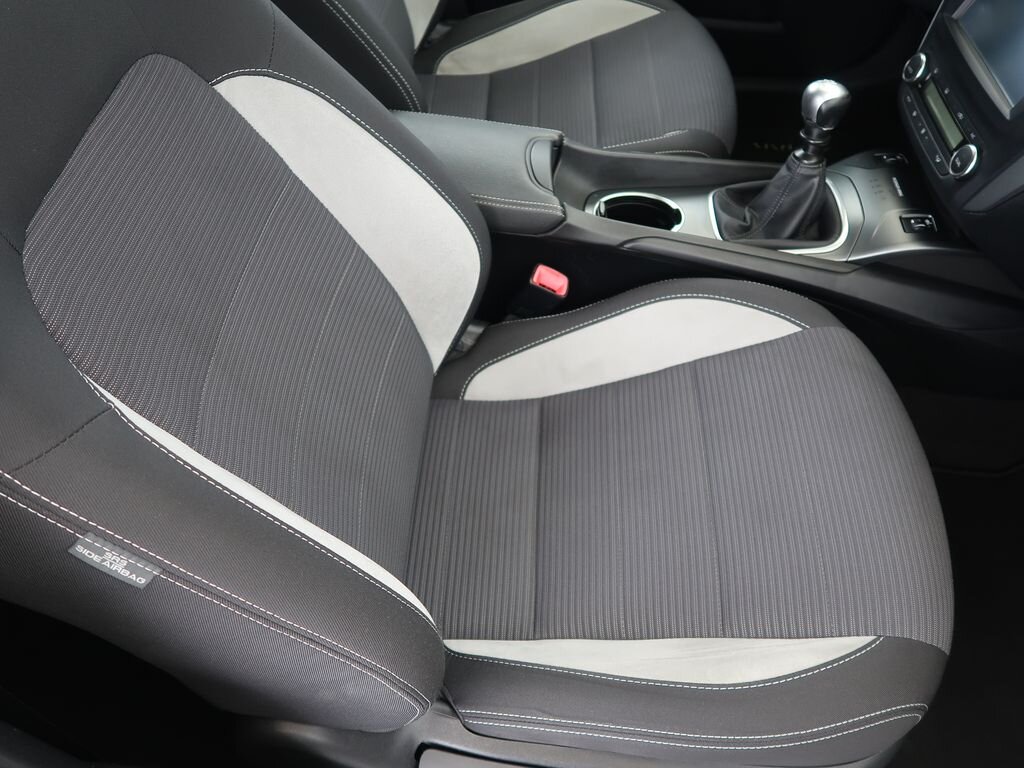 Toyota Avensis Kombi 2,0 l 105 kw