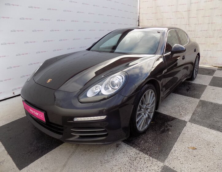 Porsche Panamera 1