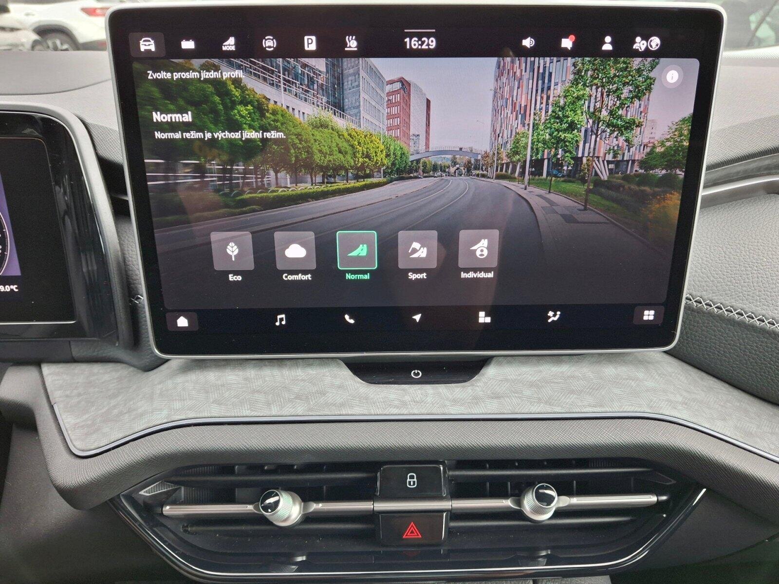Škoda Kodiaq SUV / Terénní 1,5 l 150 kw