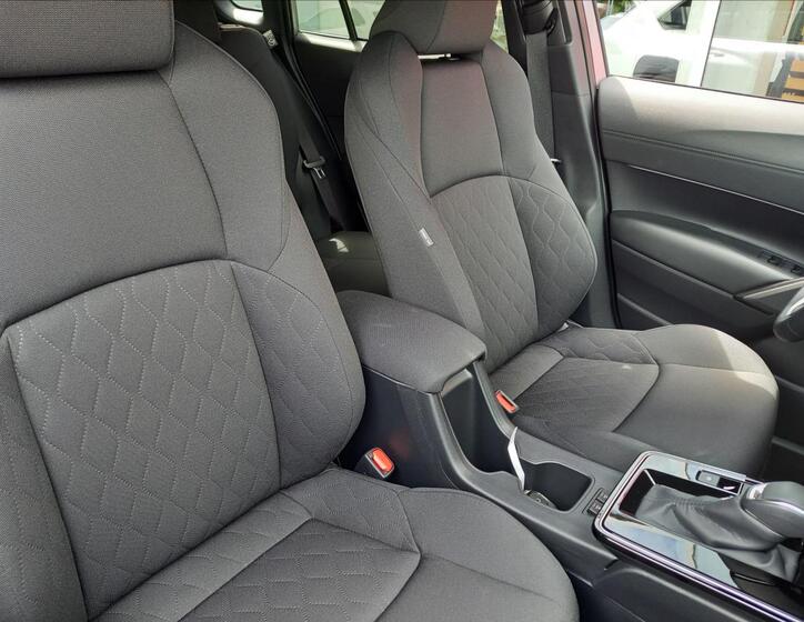 Toyota Corolla Cross 8