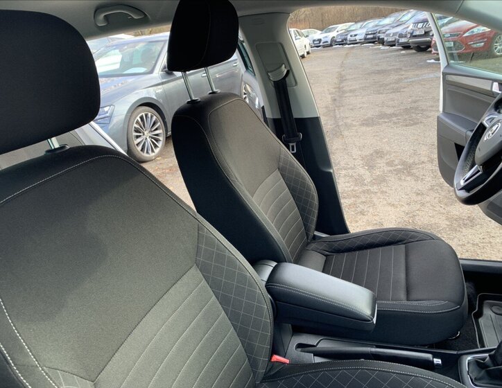 Škoda Rapid Hatchback 999,0 81 kw