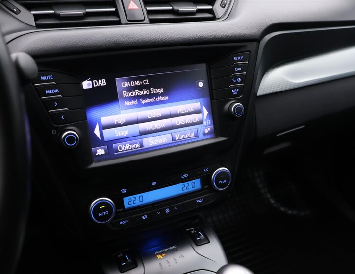 Toyota Avensis Kombi 2,0 l 105 kw