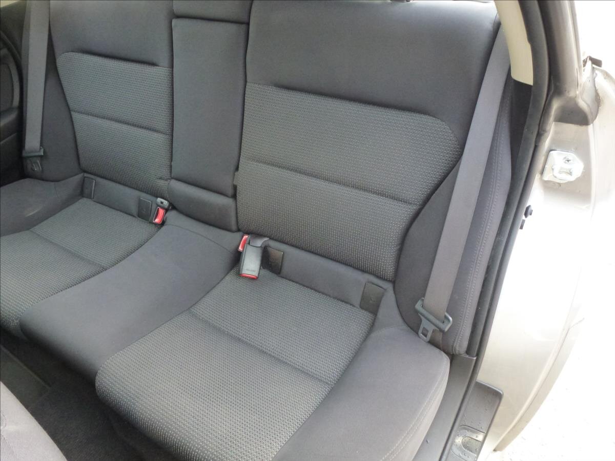 Subaru Legacy Kombi 2,0 l 121 kw