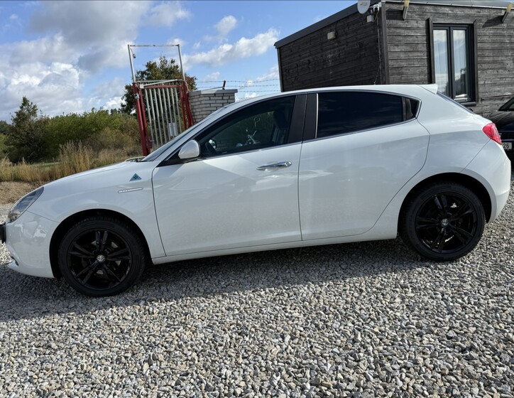 Alfa Romeo Giulietta 8