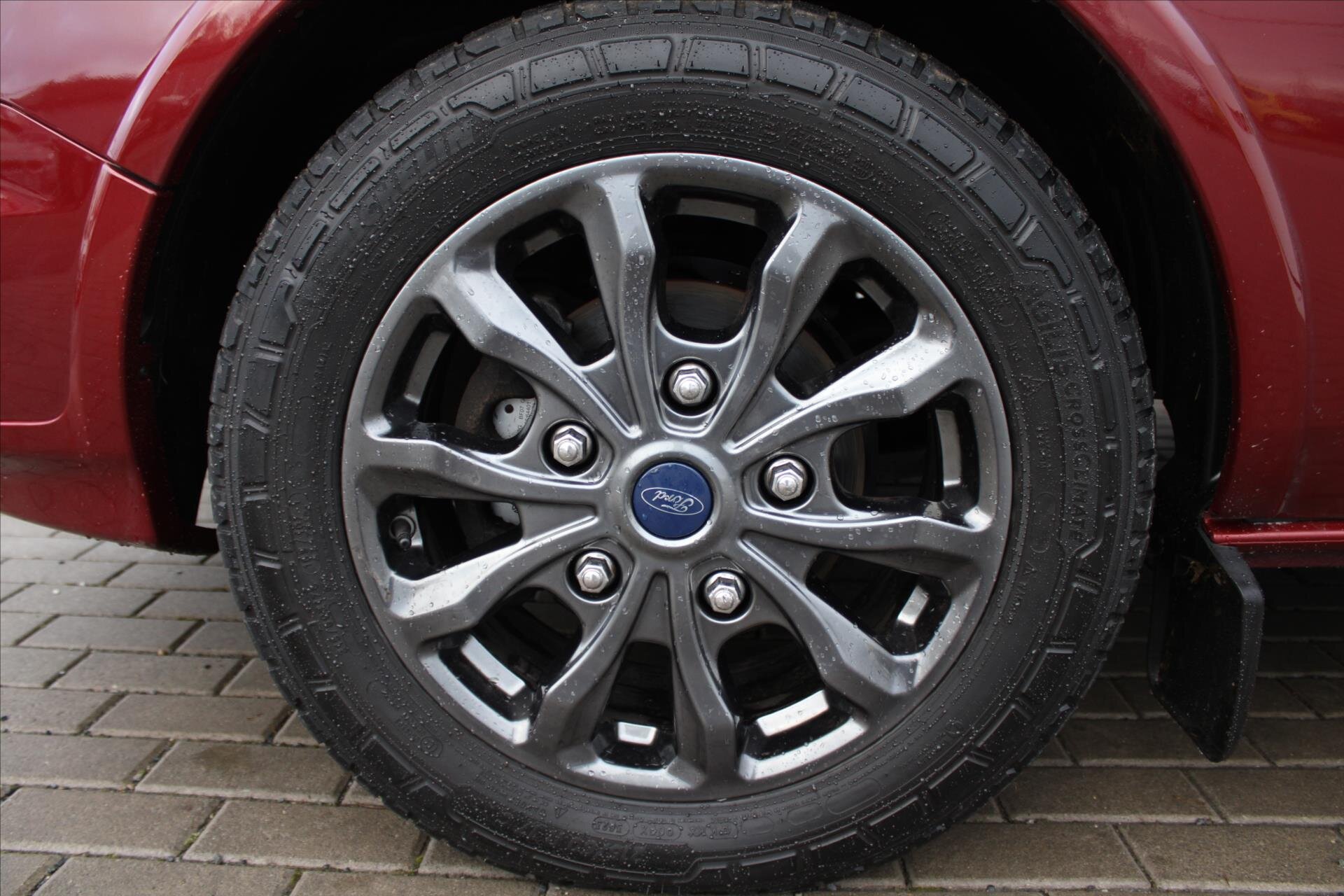 Ford Tourneo Custom MPV 2,0 l 136 kw