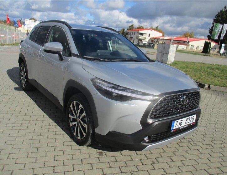 Toyota Corolla Cross 6