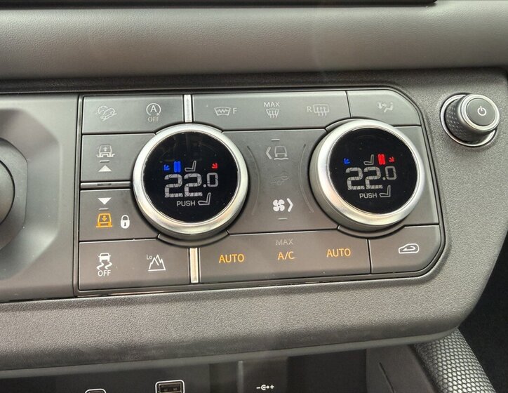 Land Rover Defender SUV / Terénní 3,0 l 221 kw