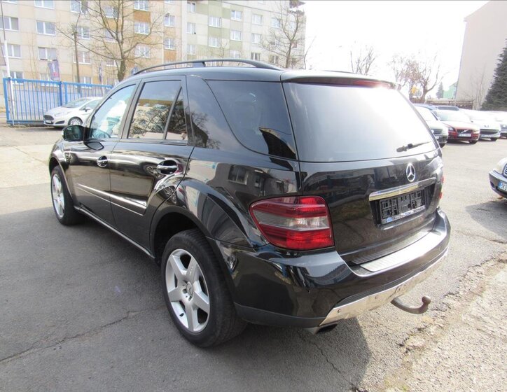 Mercedes-Benz Třídy M SUV / Terénní 3,0 l 165 kw