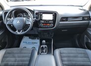Mitsubishi Outlander SUV / Terénní 2,0 l 110 kw
