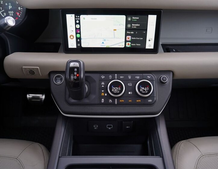 Land Rover Defender SUV 3,0 l 294 kw