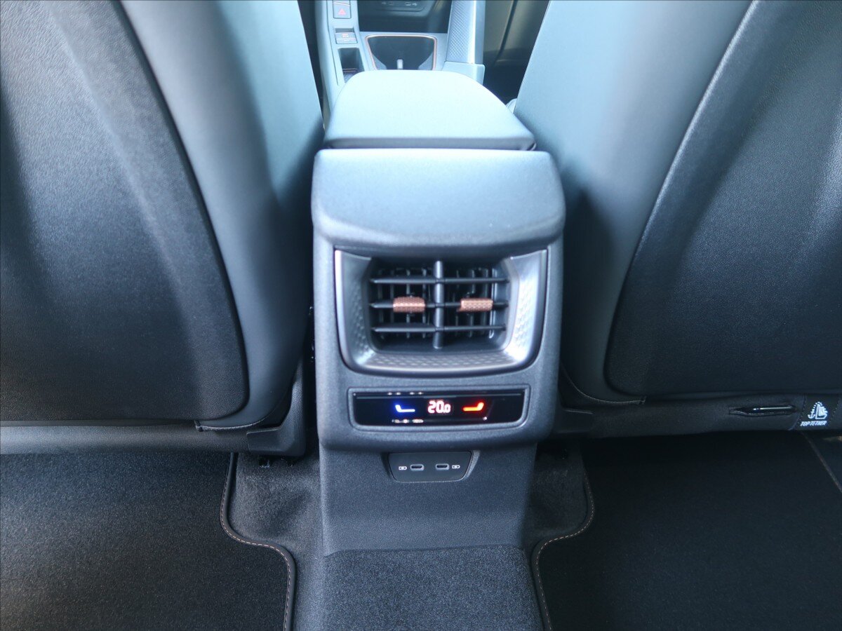 Cupra Terramar SUV / Terénní 2,0 l 195 kw