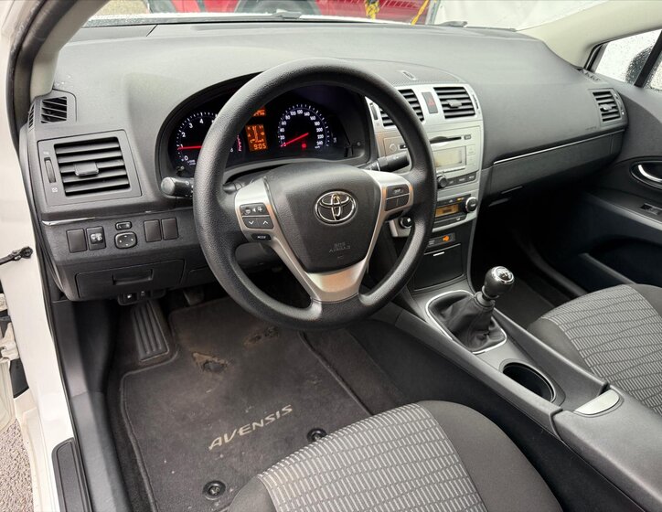 Toyota Avensis Sedan 1,6 l 97 kw