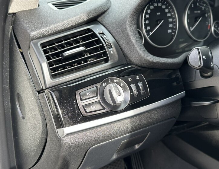 BMW X3 SUV / Terénní 2,0 l 180 kw