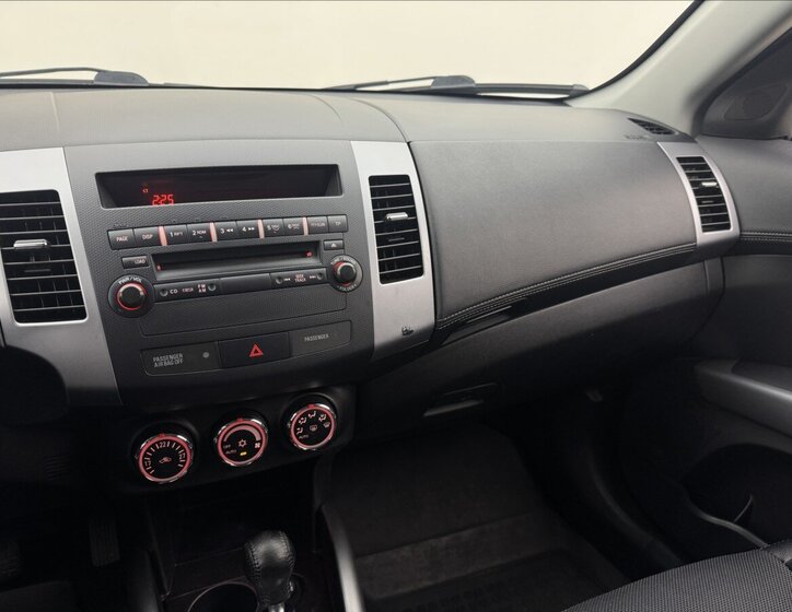 Mitsubishi Outlander SUV / Terénní 2,2 l 115 kw