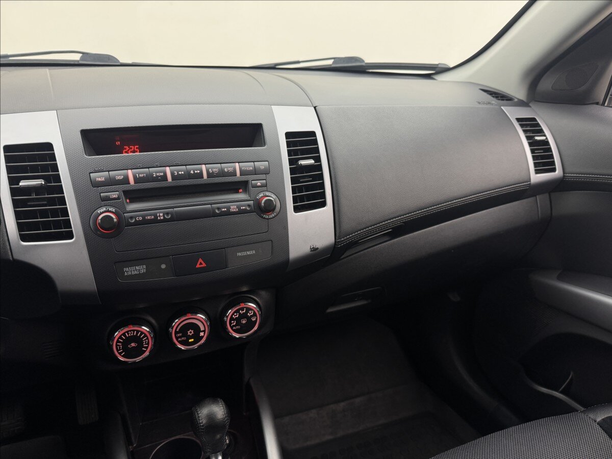 Mitsubishi Outlander SUV / Terénní 2,2 l 115 kw