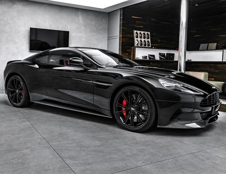 Aston Martin Vanquish 4