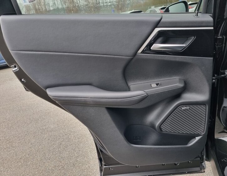 Mitsubishi Outlander SUV 2,4 l 225 kw