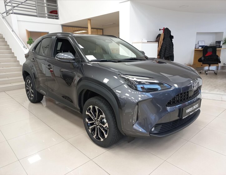 Toyota Yaris Cross CUV / Crossover 1,5 l 68 kw
