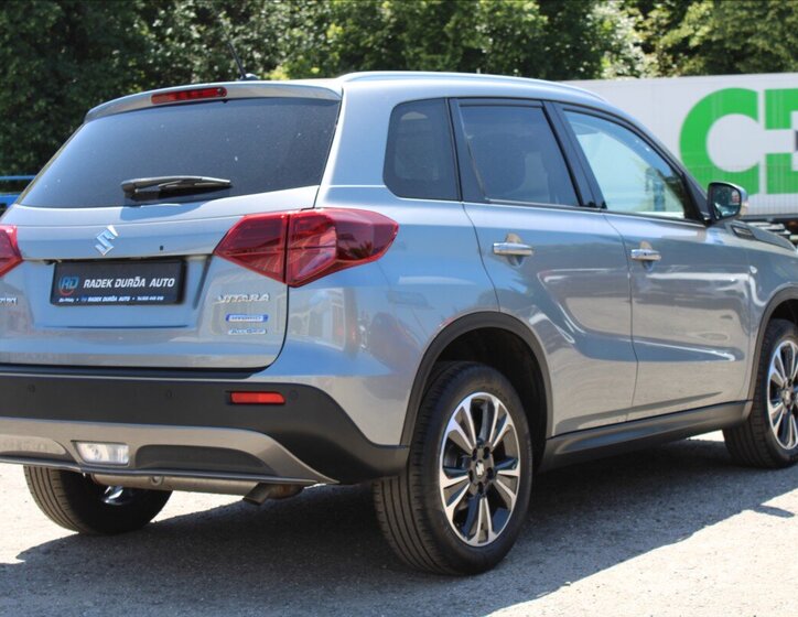 Suzuki Vitara 5