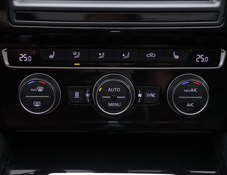 Volkswagen Passat Kombi 2,0 l 206 kw